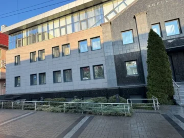 Автономне фасадне приміщення 186 м² у центрі Луцька